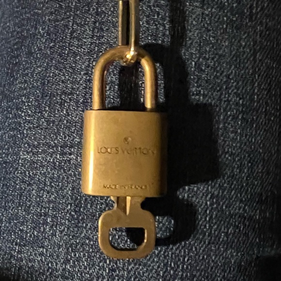 Louis Vuitton Lock and Key on chain, used - Picture 3 of 9